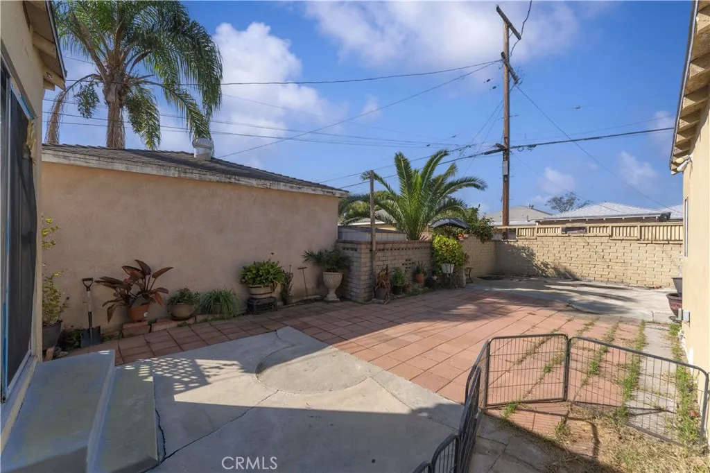 10305 Hildreth Avenue, South Gate, California 90280 home-pic-21